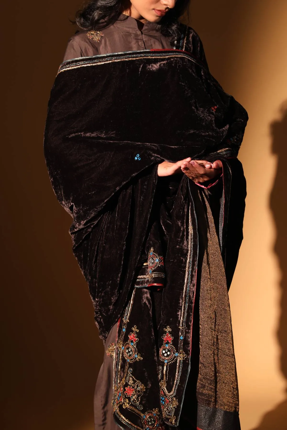 Zardosi Ari Dushala