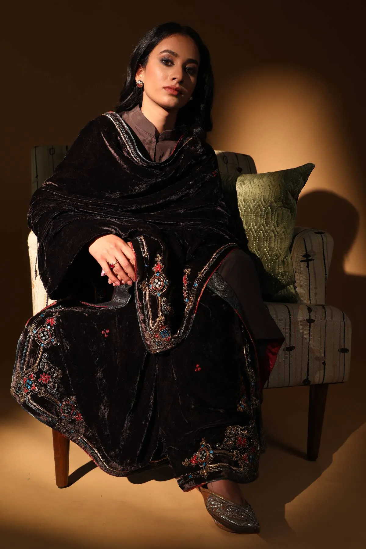 Zardosi Ari Dushala