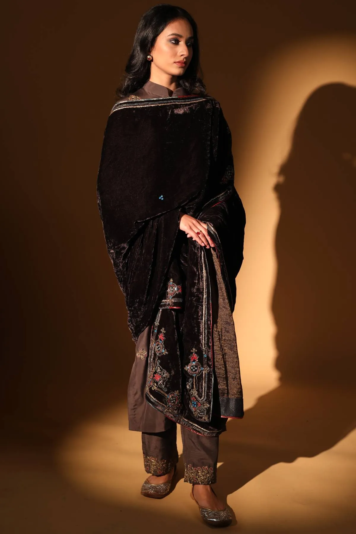 Zardosi Ari Dushala